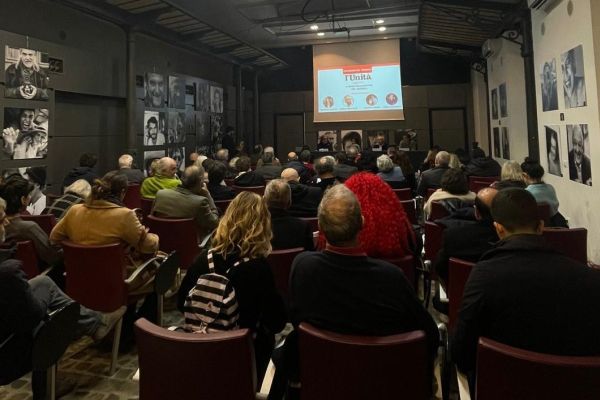Cent’anni de l’Unità: tra memoria e futuro, la sinistra si interroga sul senso del giornalismo