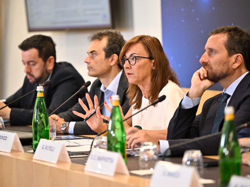 Tecnologia, potere, regole: la sovranità europea passa da reti, cloud, AI e cybersicurezza