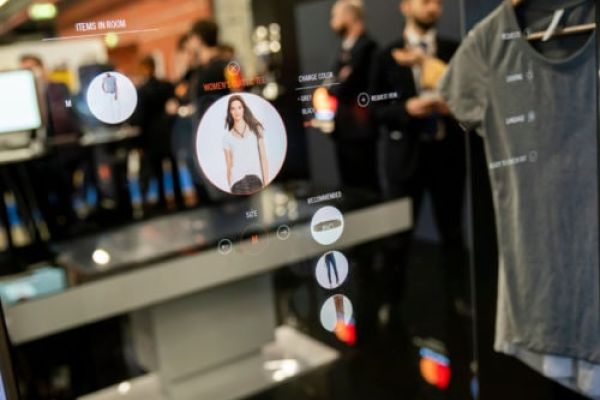 Con l’Intelligenza Artificiale anche Moda e Beauty diventano 4.0